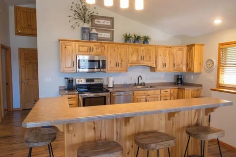 Cabin 2 - fully furnished kitchen