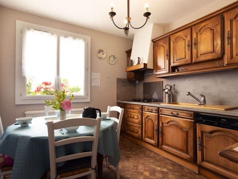 Plant, Building, Window, Flower, Tree, Cloud, Wood, Land Lot, House, Slope