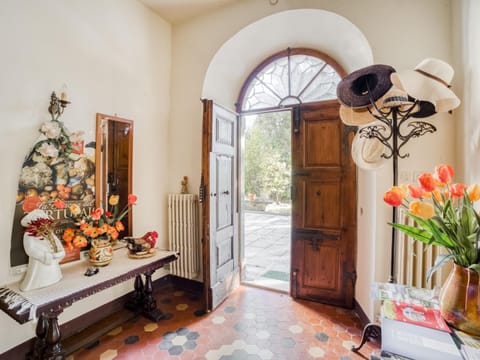 House | Reception