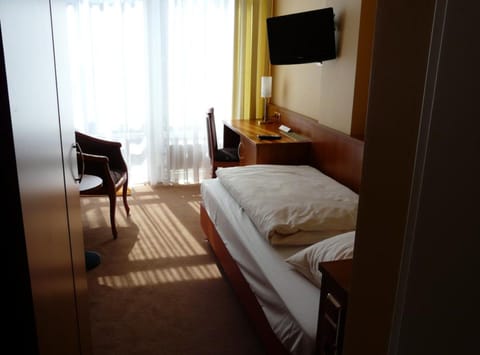 Hypo-allergenic bedding, individually decorated, individually furnished