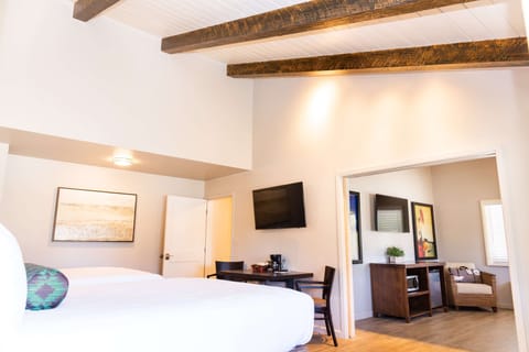 Pillowtop beds, iron/ironing board, free WiFi, bed sheets