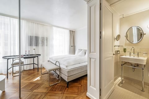 Premium bedding, in-room safe, desk, soundproofing