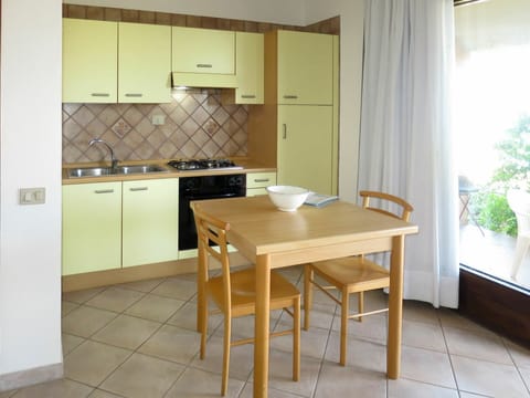 Furniture, Property, Room, Kitchen, Building, Floor, Interior Design, Cabinetry, House, Table