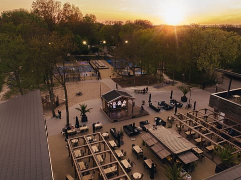 House | Outdoor dining