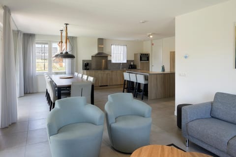 Villa | Living room | TV