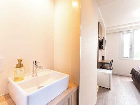 Double Room, Non Smoking | Desk, free WiFi, bed sheets