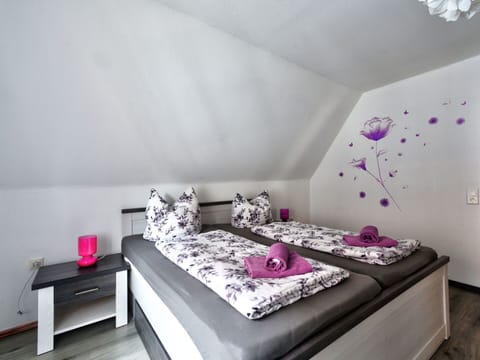 Furniture, Building, Purple, Comfort, Interior Design, Flooring, Floor, Style, Violet
