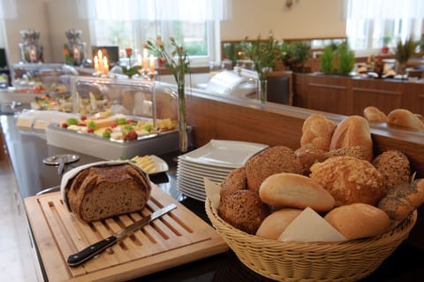 Daily buffet breakfast (EUR 15.9 per person)