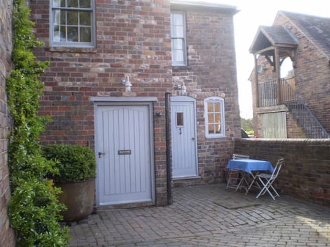 Apartment, 1 Bedroom, Garden View | Front of property