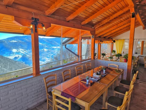 Apartment, 4 Bedrooms, Balcony, Garden View | Dining