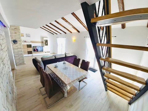 Apartment, 1 Bedroom, Smoking, Balcony | Interior