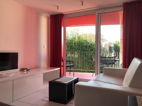 Apartment, 1 Bedroom, Balcony, Garden View | Balcony