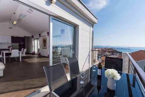 Apartment, 2 Bedrooms, Smoking, Balcony | Outdoor dining