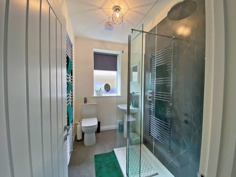 Bathroom | Katy&rsquo;s No 6, Amble, near Warkworth