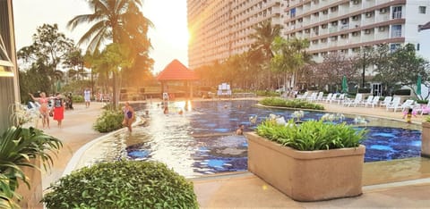 Condo, 1 Bedroom, Smoking, Balcony | Pool | Outdoor pool