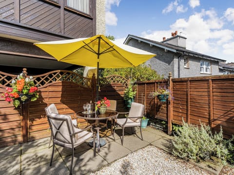 Sitting-out-area | Yewdale Crags Apartment, Coniston