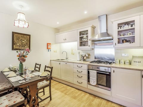 Kitchen/diner | Yewdale Crags Apartment, Coniston