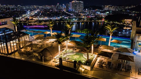 Outdoor pool, open 3:00 PM to 9:00 PM, cabanas (surcharge), sun loungers