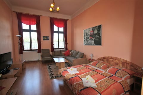 Apartment | 2 bedrooms, in-room safe, iron/ironing board, cribs/infant beds
