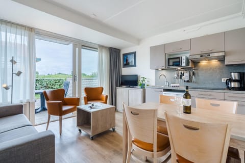 Apartment | Dining