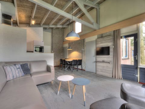 Bungalow | Living room | TV