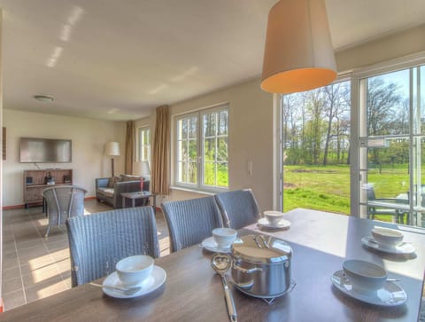 Villa | Dining