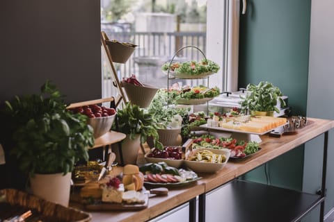 Daily cooked-to-order breakfast for a fee