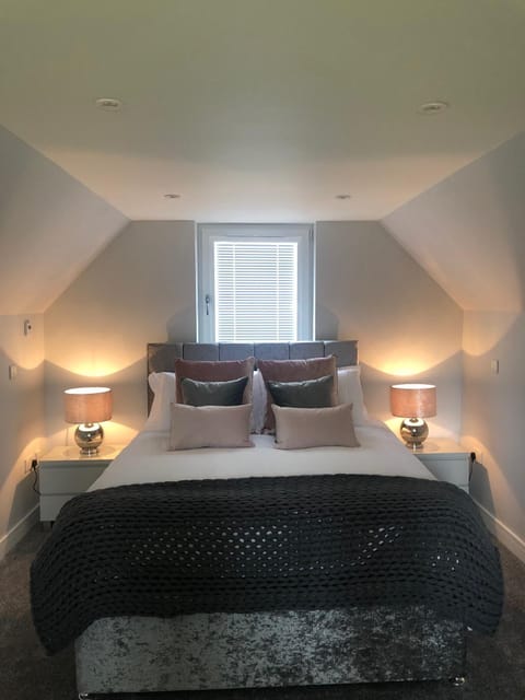 Deluxe Apartment, Private Bathroom, Partial Sea View | 1 bedroom