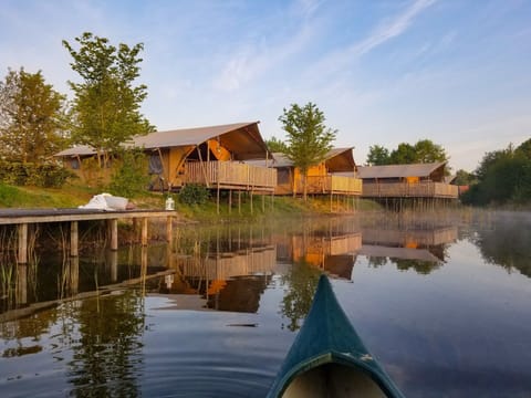 Tent | Exterior