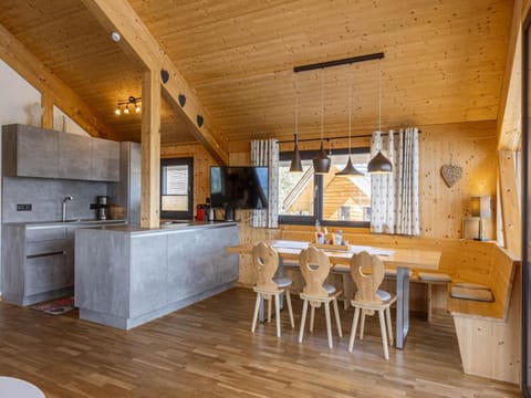 Chalet | Private kitchen | Cookware/dishes/utensils