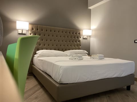 Double Room, Private Bathroom | Desk, blackout drapes, free WiFi, bed sheets