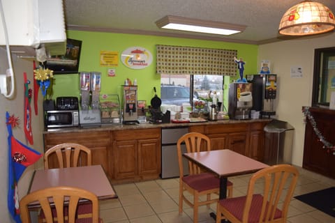 Free daily on-the-go breakfast