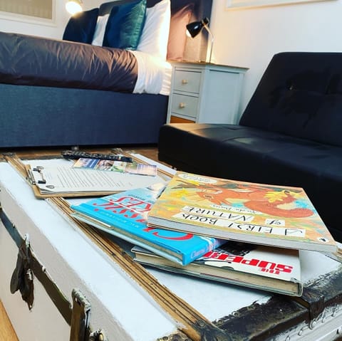 Double Room, Ensuite (The Explorer Room) | 1 bedroom, iron/ironing board, free WiFi