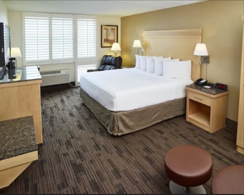 Premium bedding, pillowtop beds, in-room safe, desk