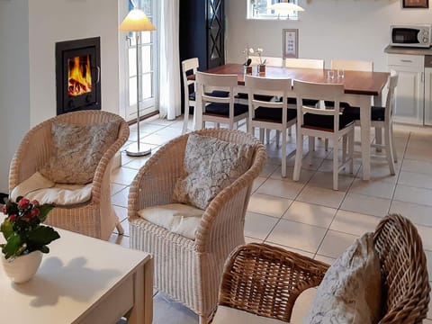 House | Dining