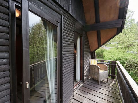Building, Wood, Window, Porch, Tree, Cottage, Plant, House, Hardwood, Shade