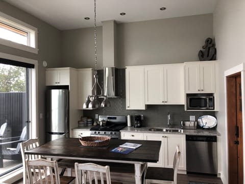 b71ed603-9f56-4a0f-8cda-5081e3ffe2d8