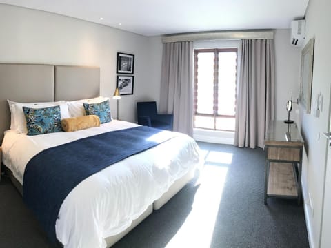 Panoramic Suite, 1 Bedroom, Patio, Mountain View | Egyptian cotton sheets, premium bedding, down comforters