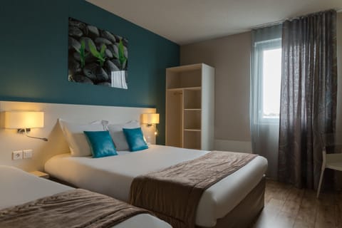 Triple Room | Soundproofing, cribs/infant beds, free WiFi