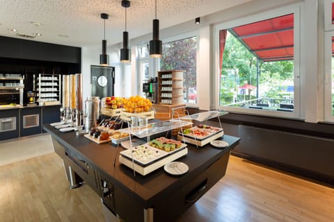 Daily buffet breakfast for a fee