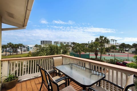 Beach Side - Harbor View balcony