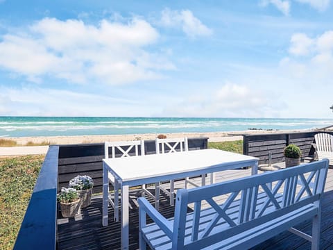 House | Water view
