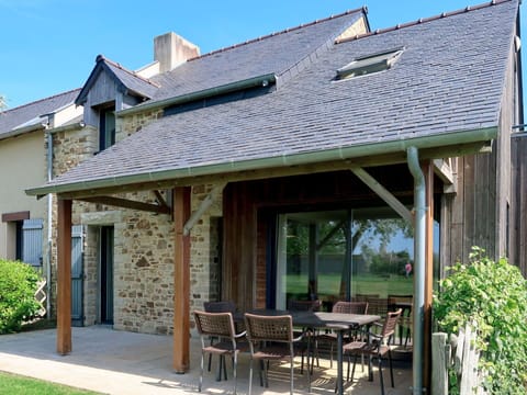 Property, House, Building, Roof, Cottage, Home, Real Estate, Facade, Porch, Architecture