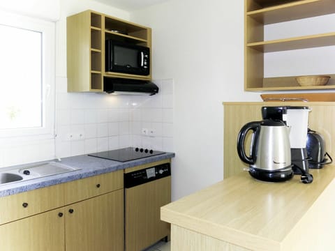 Countertop, Room, Property, Cabinetry, Kitchen, Furniture, Small Appliance, Yellow, Home, Interior Design