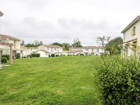 Property, Residential Area, Green, House, Grass, Home, Lawn, Land Lot, Real Estate, Yard