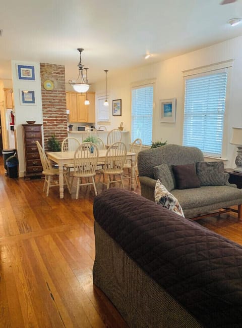 Spacious living room/dining room