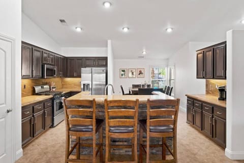 Open Kitchen concept: kitchen, breakfast nook