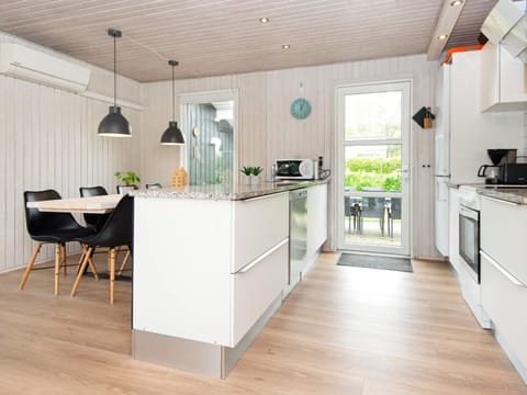 House | Private kitchen | Highchair