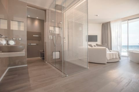 Junior Studio Suite, Sea View (Occidente) | Premium bedding, free minibar items, in-room safe, blackout drapes