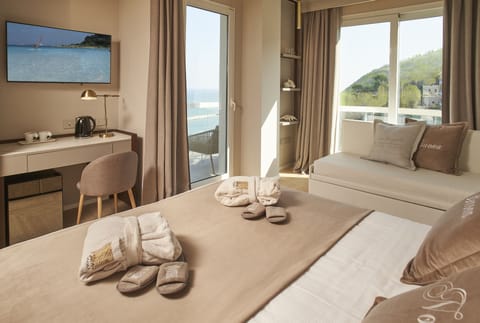 Junior Studio Suite, Multiple Beds, Sea View (Levante) | Premium bedding, free minibar items, in-room safe, blackout drapes